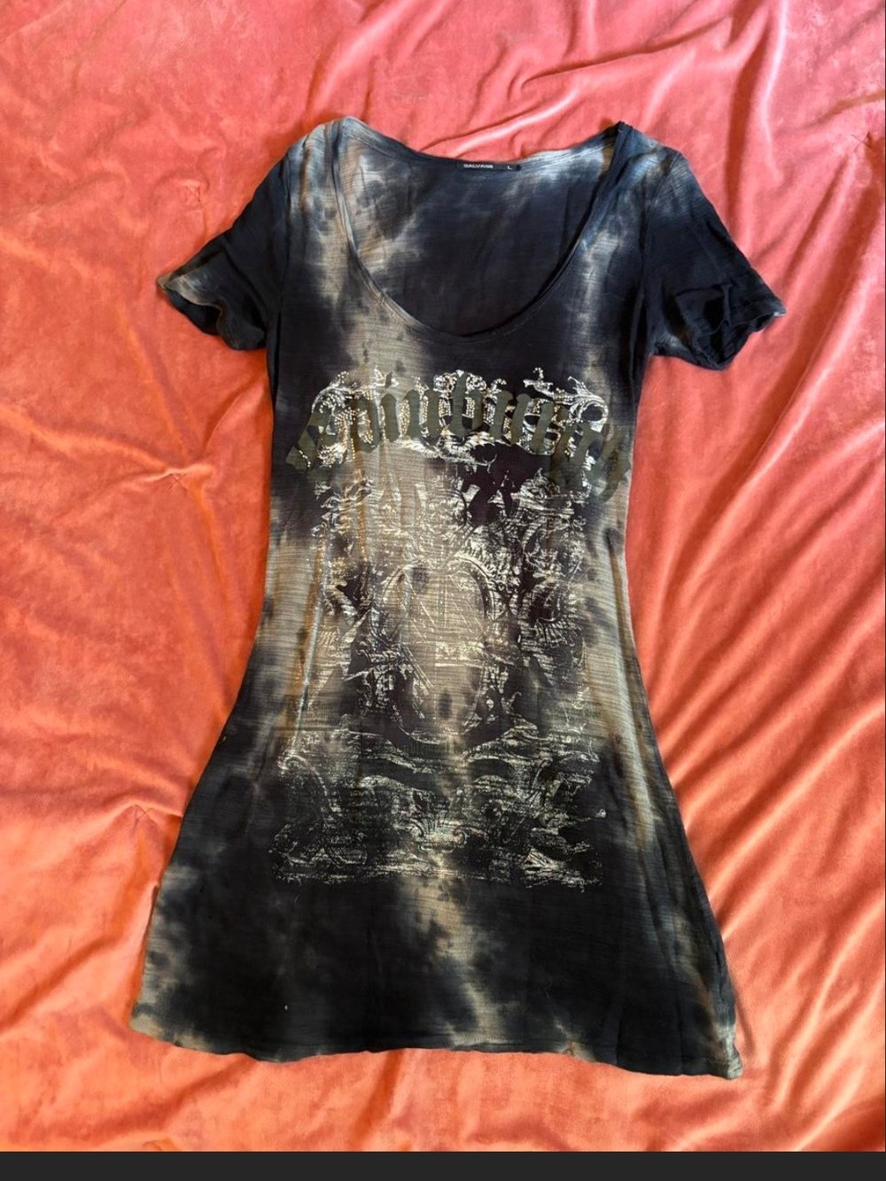 Salvage Women's Black Tie-Dye Graphic Scoop Neck Long Top. L